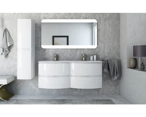 Modernt badrum med dubbla handfat, spegelskåp och högskåp