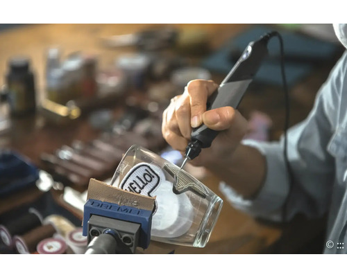 Gravering av en glasbehållare med ett Dremel graveringsverktyg