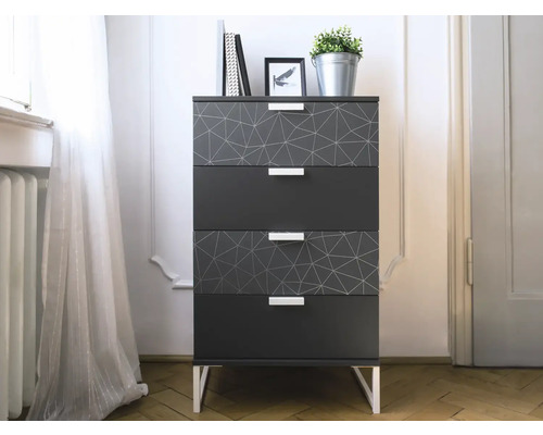 Byrå med fyra lådor, geometriskt mönster och metallhandtag