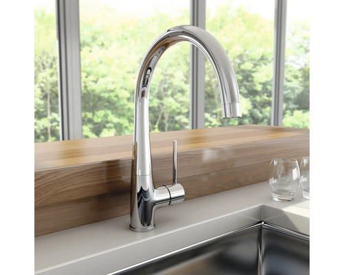 Köksblandare i metall med hög pip