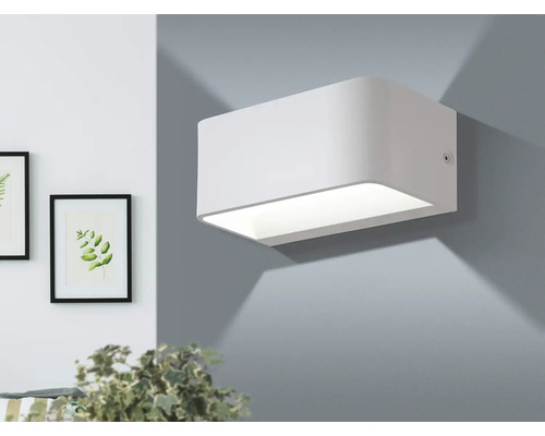 Vit vägglampa för inomhusbruk