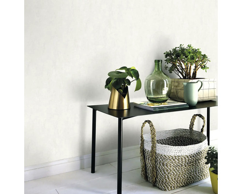 Inredningsdesign med bord, växter och dekoration