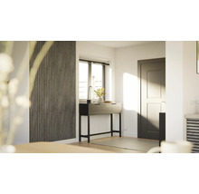 Inredningsexempel med väggpaneler, konsol, fönster och dörr.