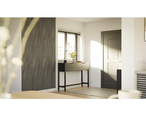 Inredningsexempel med väggpaneler, konsol, fönster och dörr.