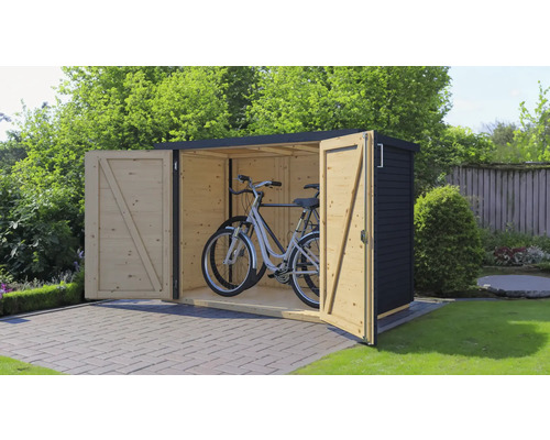 Cykelgarage i trä med cyklar