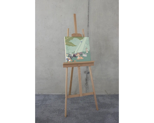 Trästaffli med barnmålning