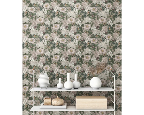 Tapet med blommönster som väggdekoration