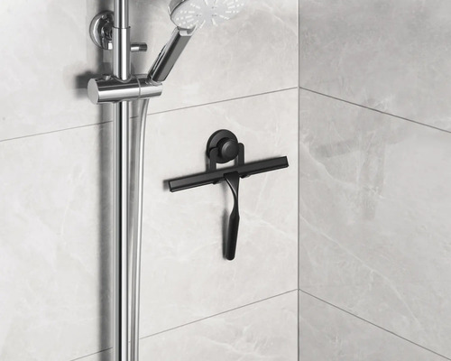 Dusch med skrapa för rengöring av duschkabinen