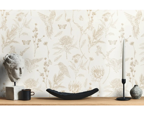 Dekorativt boende med tapeter, blommor, fåglar och heminredning