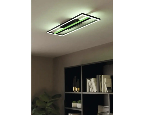 Rektangulär taklampa med LED-element i vardagsrummet