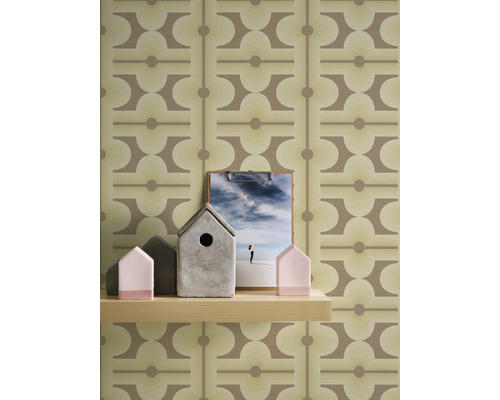 Tapet med geometriskt mönster i interiör