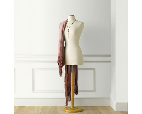 Skräddarbyst med sjal och halsband