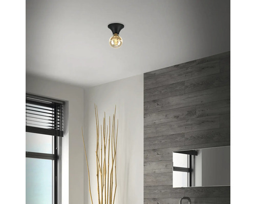 Taklampa i badrum med modern design