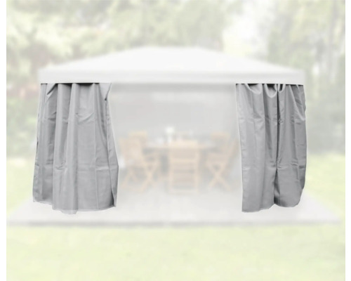 Grå gardiner på ett lusthus