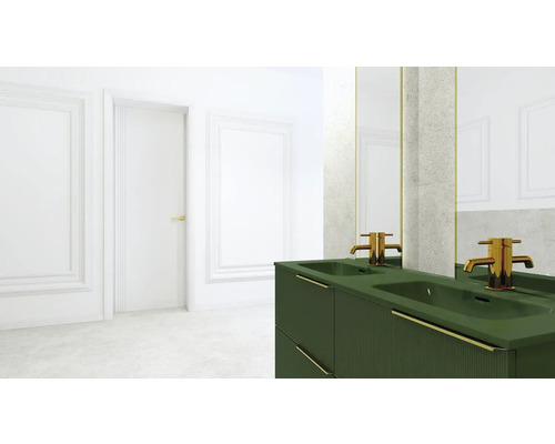 Badrum med dubbel kommod, handfat och spegel