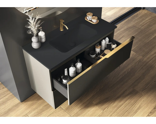 Badrumsskåp med lådor för förvaring av badrumsartiklar.