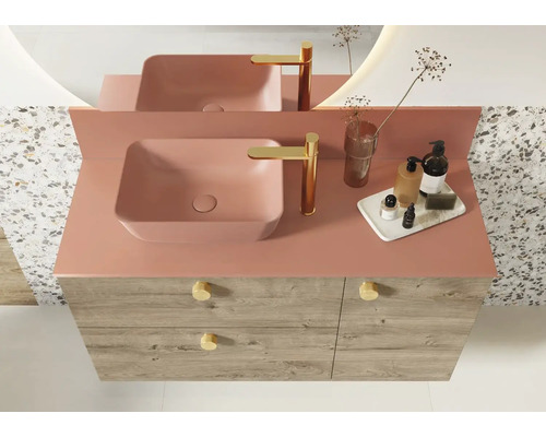 Badrumstvättställ med två handfat, kranar och underskåp i trä