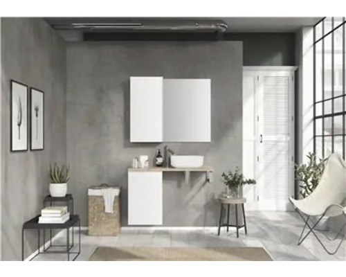 Modernt badrum med tvättställsskåp, spegel, förvaringshylla och dekorativa element.