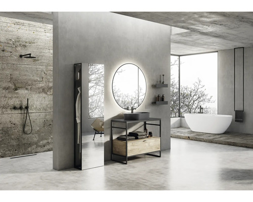 Badrum med dusch, tvättställ med spegel och badkar i ljus, modern design