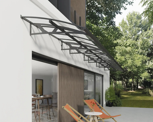 Terrass med monterad markis för att skydda mot väder och vind