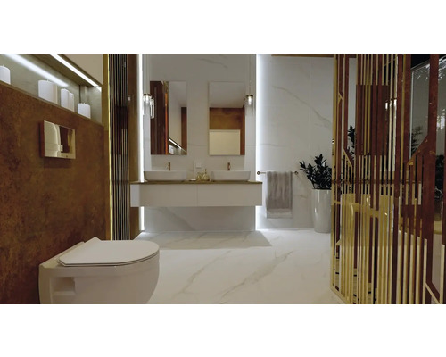 Modernt badrum med vägghängd toalett, tvättställ och speglar