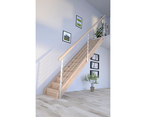 Trätrappa med rostfritt stålräcke i ett ljust rum