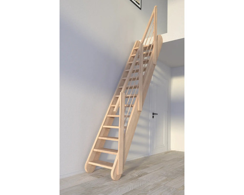 Rymlig vy av en trätrappa med platsbesparande design och räcke