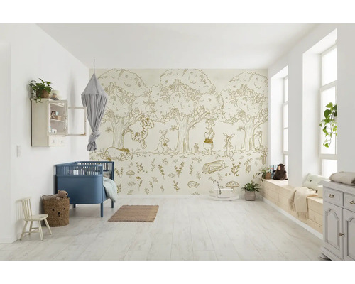 Barnrum med Nalle Puh tapet, spjälsäng och trägolv