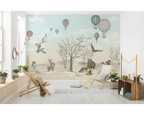 Barnrum med fototapet med skogsdjur och luftballonger