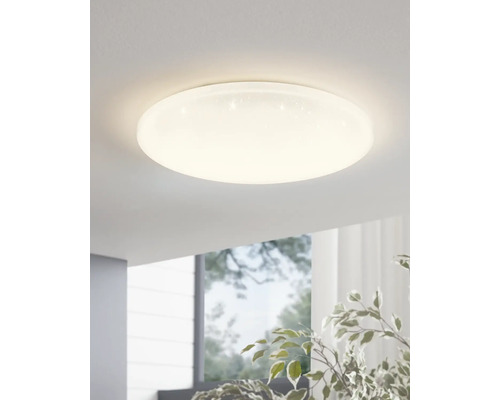 Vit LED-taklampa i vardagsrum