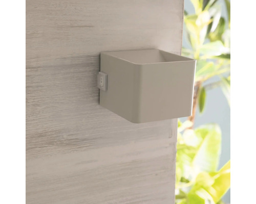 Fyrkantig vägglampa i metall för utomhusbruk