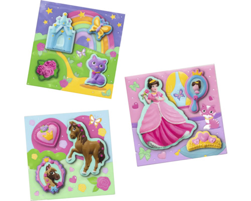 Tre lekunderlägg med motiv från sagovärlden för barn