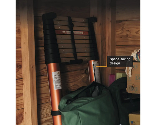 Utskjutbar stege för platsbesparande förvaring.