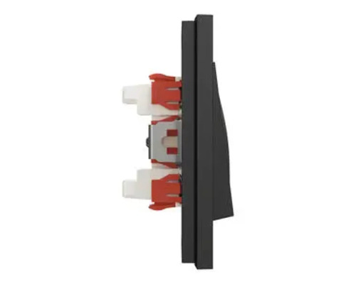 Sidovy av en strömbrytare för elinstallation