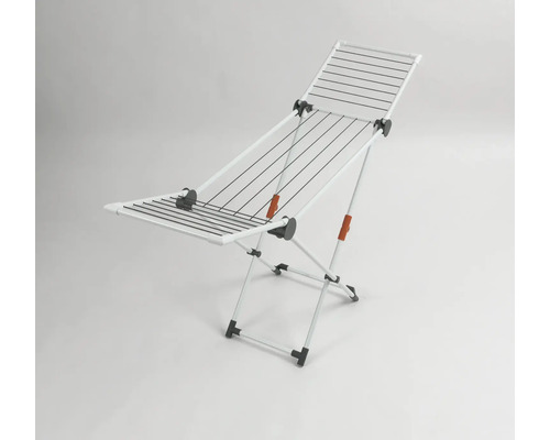 Torkställning med vingar och torklinor