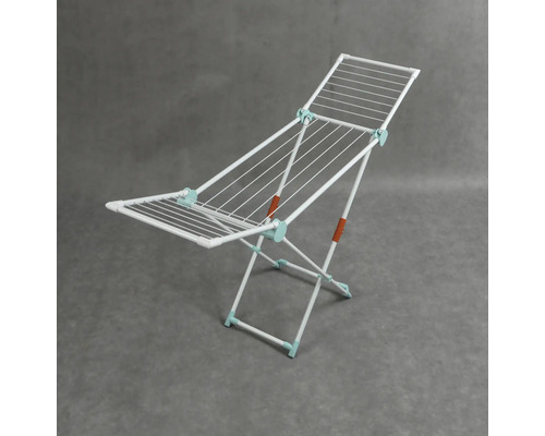 Klädställning i stål med vingar för att torka kläder