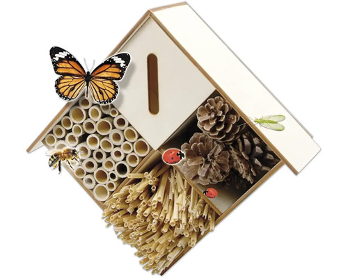 Insekthotell med bambu, halm och kottar som boplats för insekter