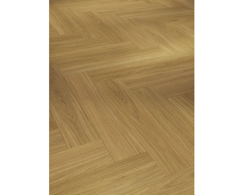 Parkett lagt i fiskbensmönster