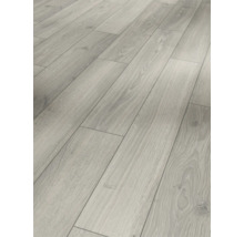 Lagt laminat med trästruktur som golvbeläggning