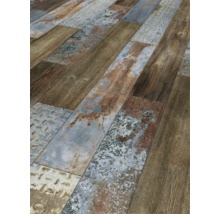 Golvbeläggning med trä- och metallutseende