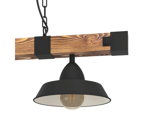Hänglampa med träbjälke och svart lampskärm