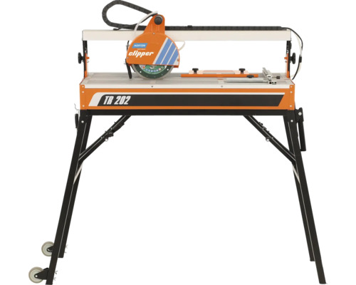 Kakelskärare på en metallram med hjul