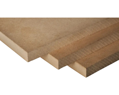 Tre MDF-skivor staplade