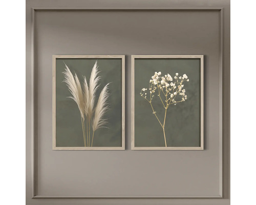 Två inramade botaniska tryck med växtmotiv