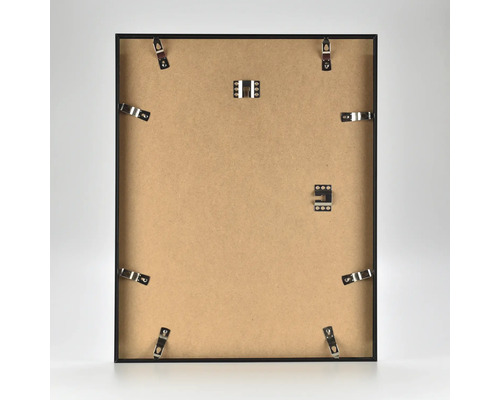 Baksida av en svart bildram med upphängning