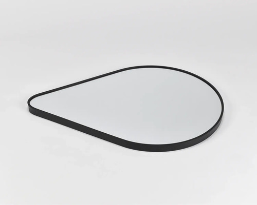 Droppformad spegel med svart ram