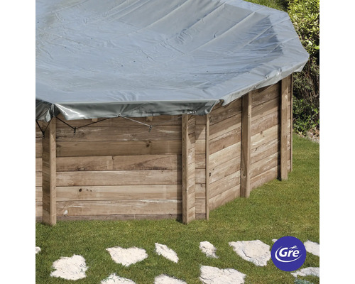 Träpool med poolskydd