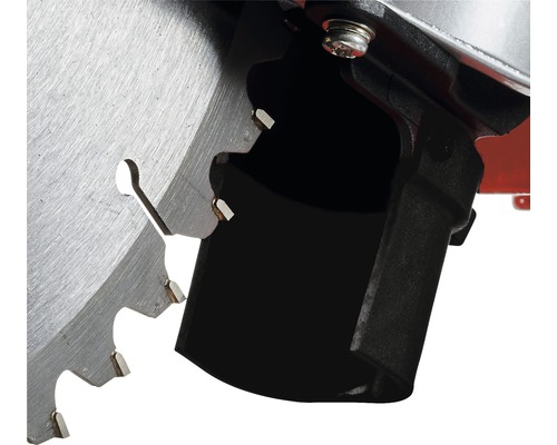 Detaljvy av ett sågblad med skyddsanordning.