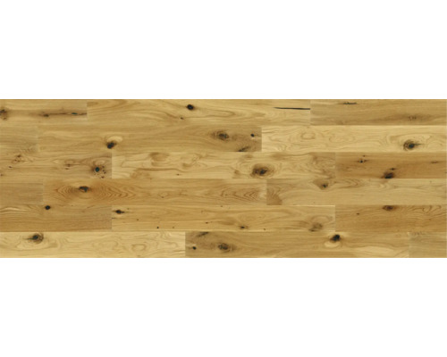 Trägolv av ek med kvistar