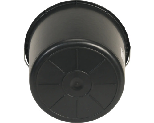 Svart hink med metallhandtag underifrån